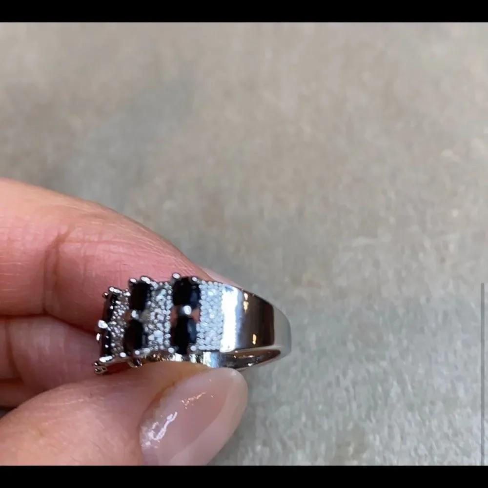 - Authentic Pure Silver Color Band Promise ring - Picture 6 of 8